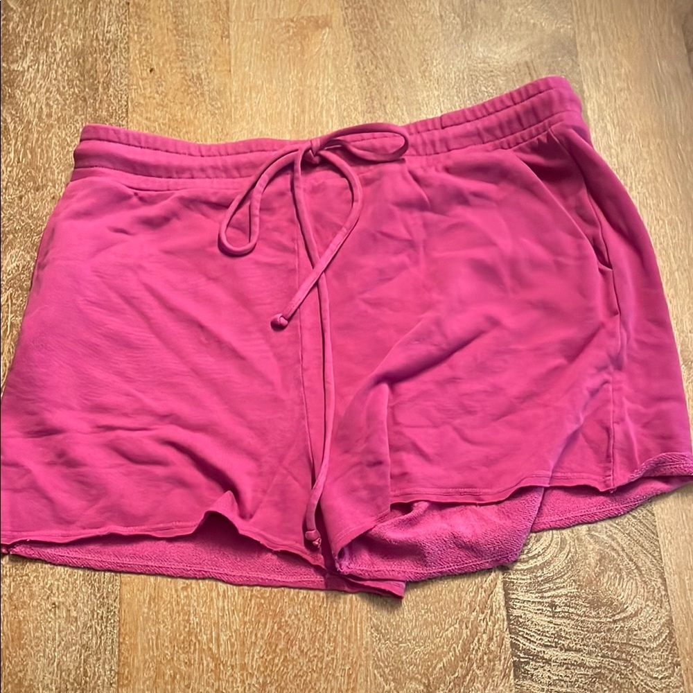 NWT Revolve Lanston High Rise Athletic Sweat Shorts with Pockets in Fuchsia